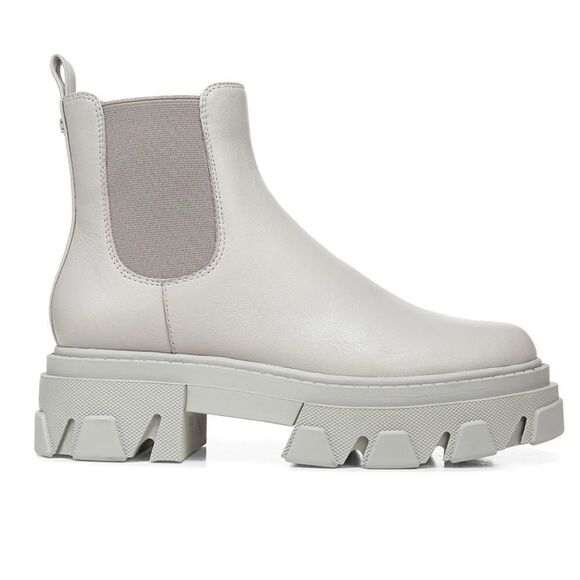 Daelyn Lug Sole Chelsea Boot - Picture 2 of 9